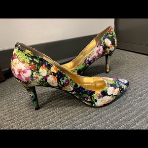 Floral pumps